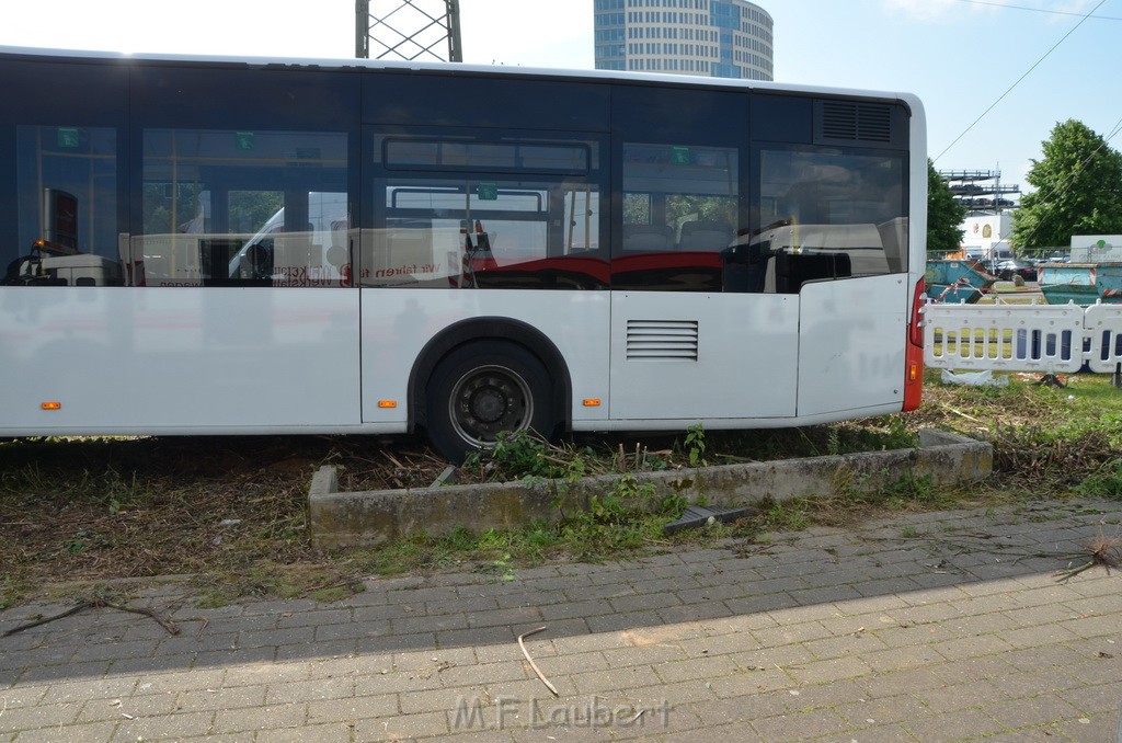 Endgueltige Bergung KVB Bus Koeln Porz P477.JPG - Miklos Laubert